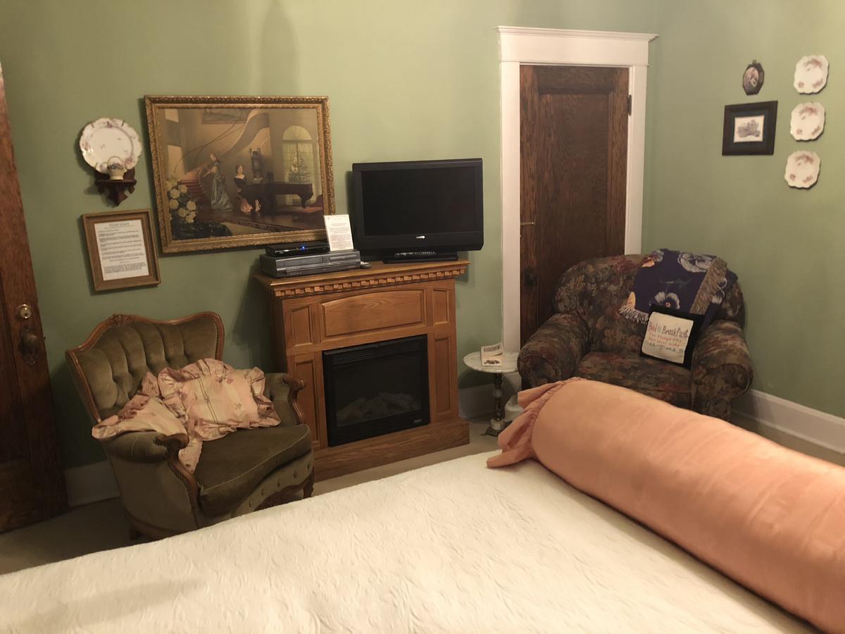 Hayes House Bed And Breakfast Muskogee Exterior photo